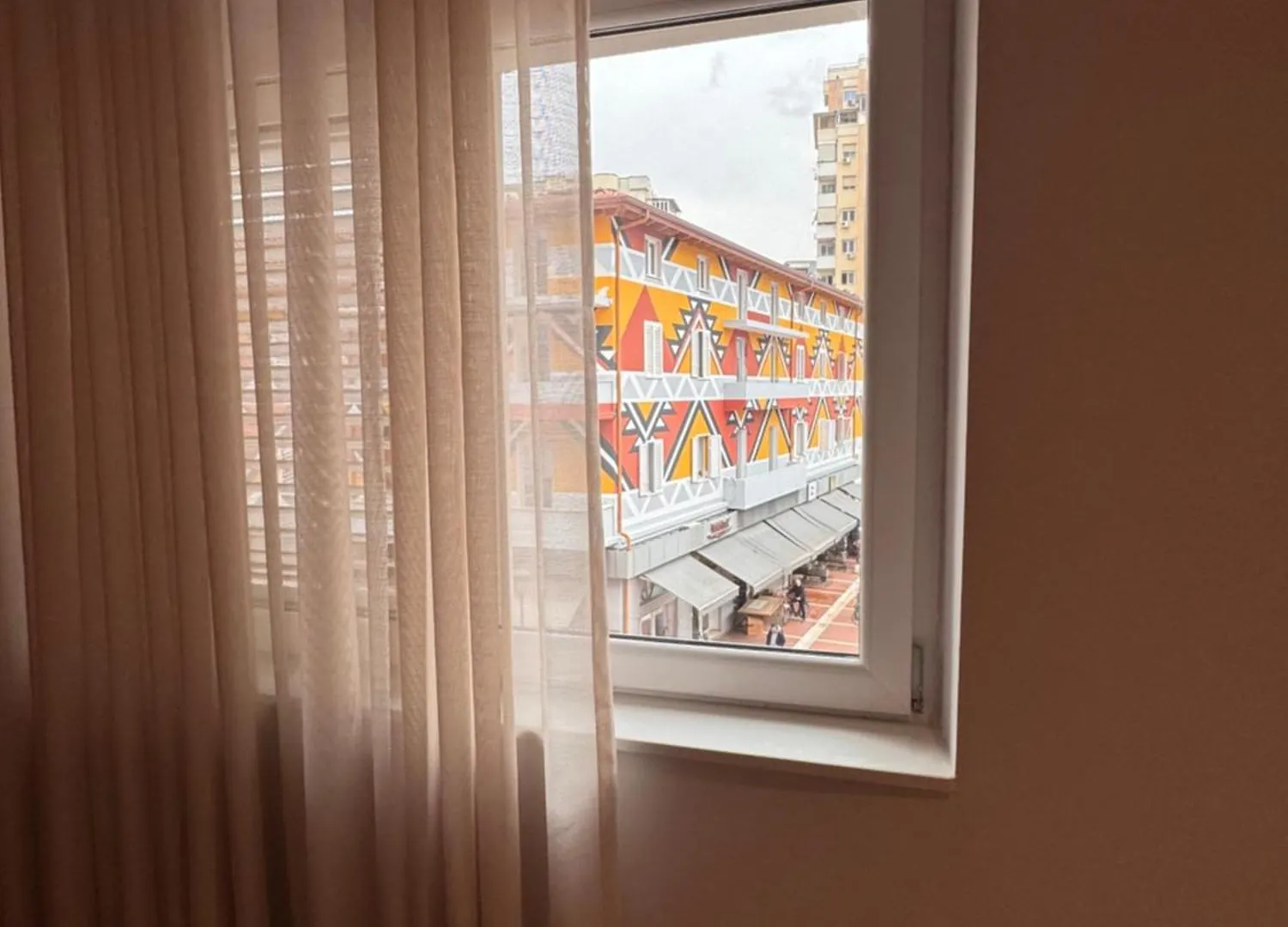 Chic Apt With New Bazaar View Tirana Apartmán