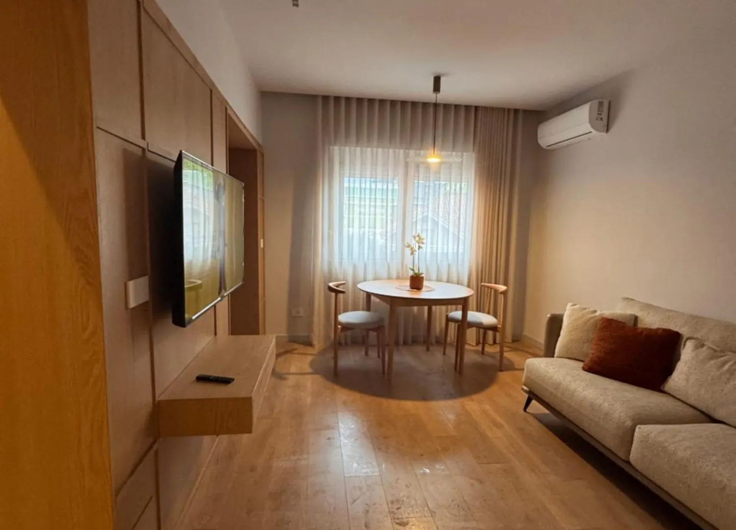 Chic Apt With New Bazaar View Tirana