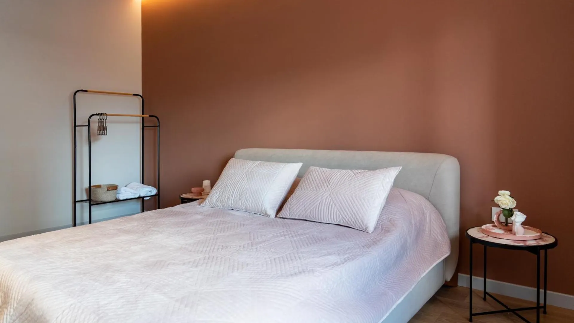 Chic Apt With New Bazaar View Tirana Apartmán