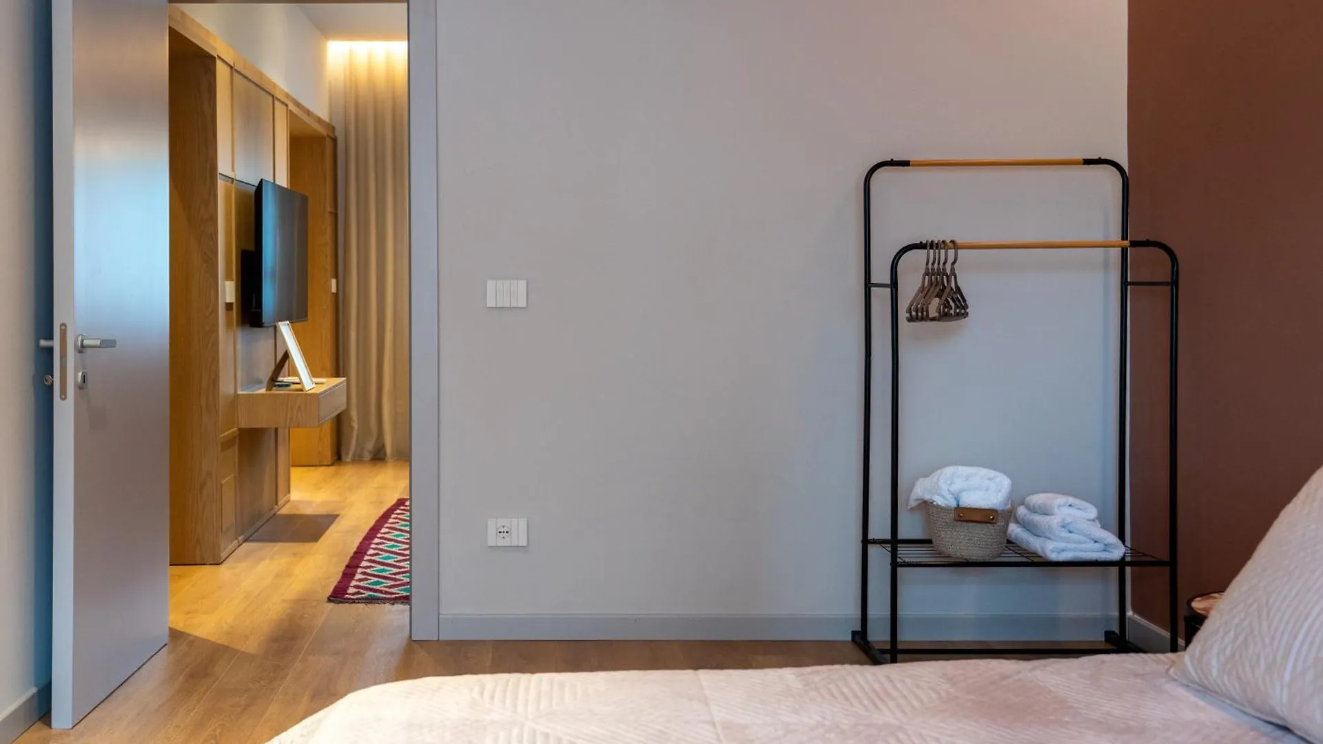 Chic Apt With New Bazaar View Tirana