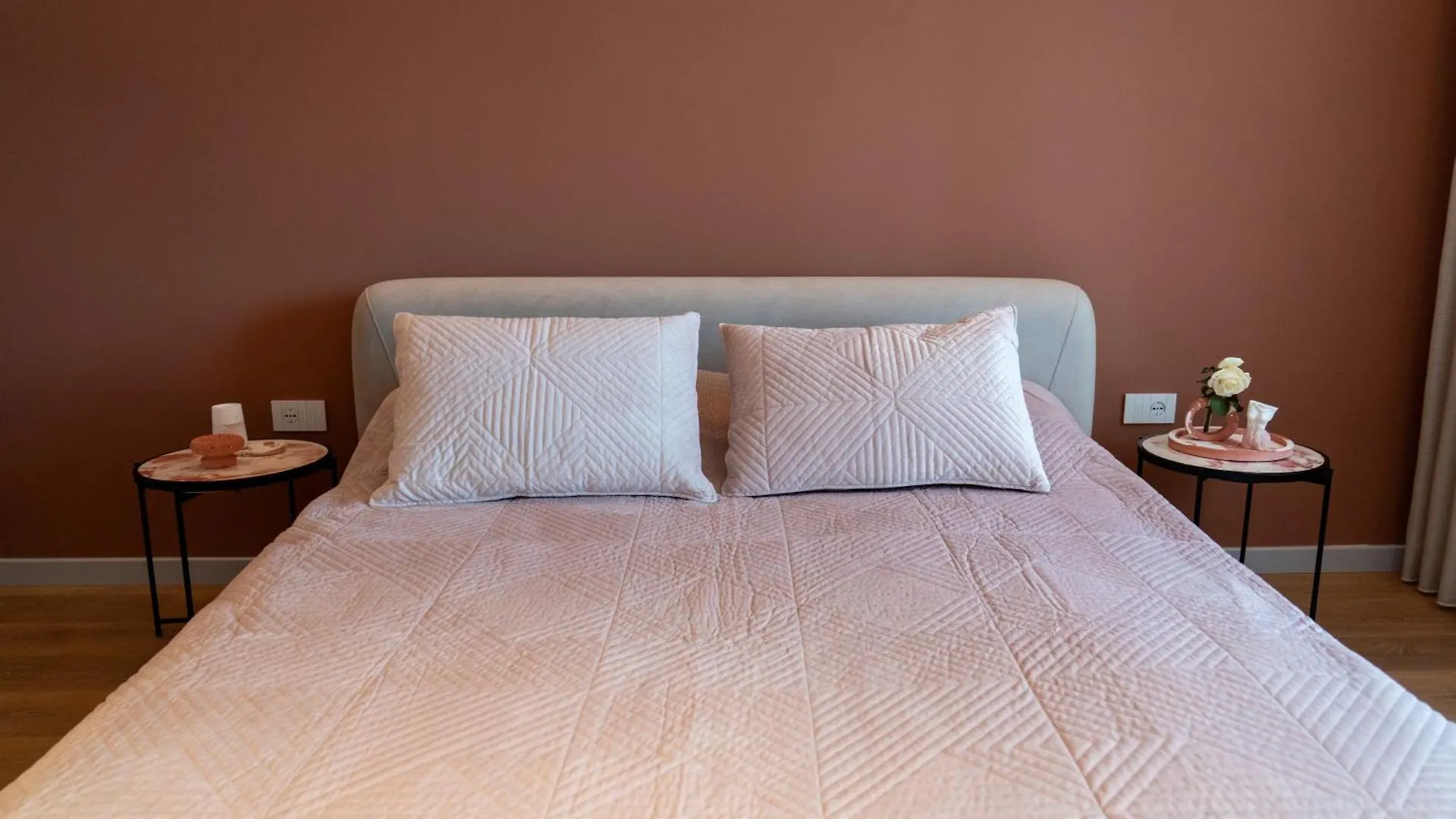 Chic Apt With New Bazaar View Tirana