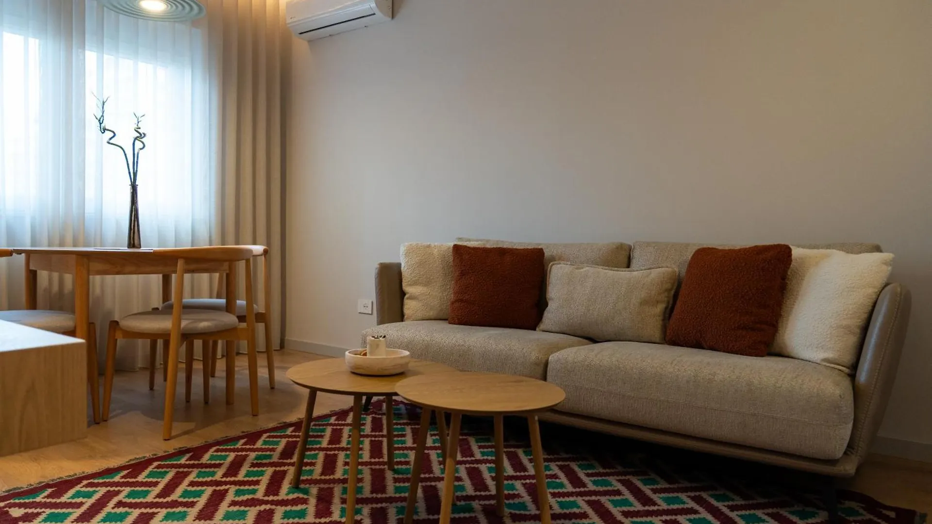 Chic Apt With New Bazaar View Tirana 0*,  Albánie