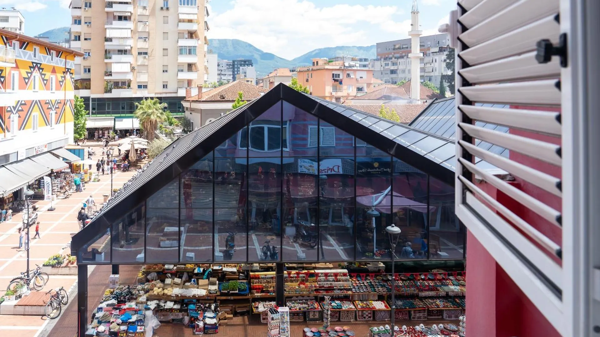 Chic Apt With New Bazaar View Tirana