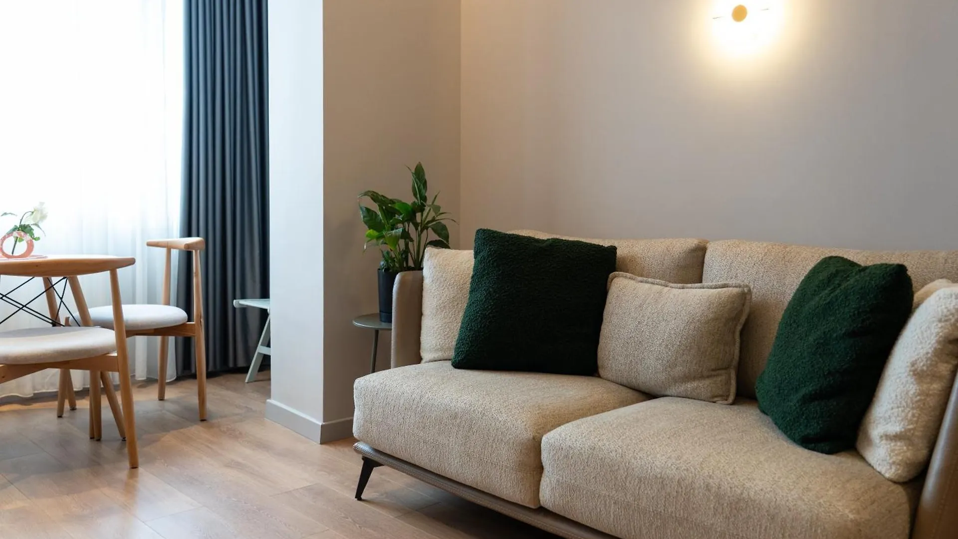 Chic Apt With New Bazaar View Tirana